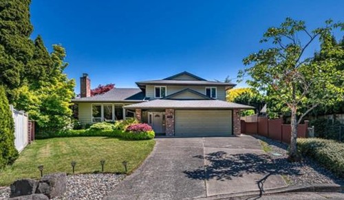 7720 Waterton Drive, Richmond, BC - Outdoor With Facade