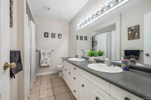 7720 Waterton Drive, Richmond, BC - Indoor Photo Showing Bathroom