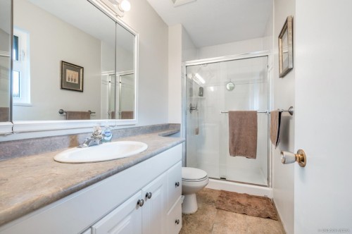 7720 Waterton Drive, Richmond, BC - Indoor Photo Showing Bathroom