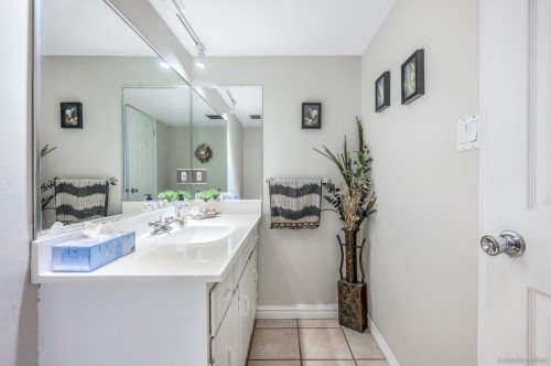 7720 Waterton Drive, Richmond, BC - Indoor Photo Showing Bathroom