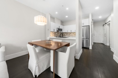 404-5605 Hampton Place, Vancouver, BC - Indoor Photo Showing Dining Room