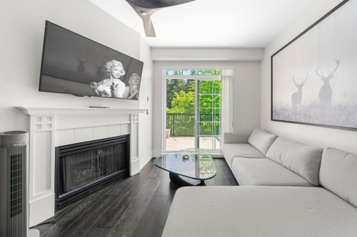 404-5605 Hampton Place, Vancouver, BC - Indoor Photo Showing Living Room With Fireplace