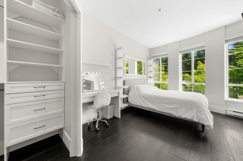 404-5605 Hampton Place, Vancouver, BC - Indoor Photo Showing Bedroom