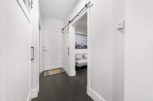 404-5605 Hampton Place, Vancouver, BC - Indoor Photo Showing Other Room