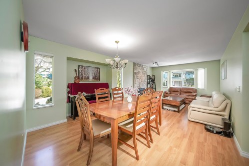 11 Harbour Place, Port Moody, BC - Indoor Photo Showing Dining Room