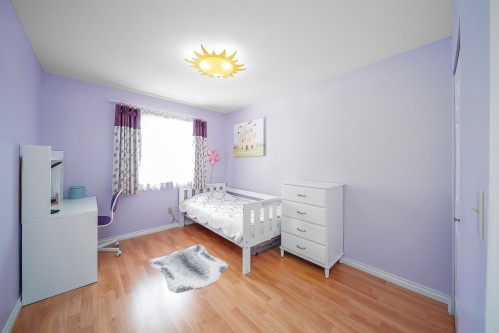 11 Harbour Place, Port Moody, BC - Indoor Photo Showing Bedroom