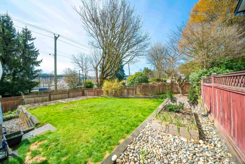 11 Harbour Place, Port Moody, BC - Outdoor With Backyard