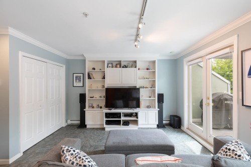 1844 10Th Avenue W, Vancouver, BC - Indoor Photo Showing Living Room