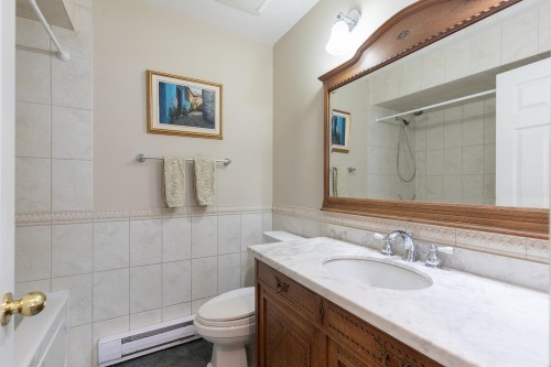 1844 10Th Avenue W, Vancouver, BC - Indoor Photo Showing Bathroom