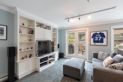 1844 10Th Avenue W, Vancouver, BC - Indoor Photo Showing Living Room