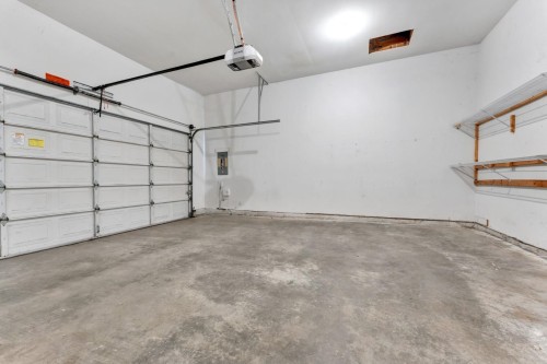 20135 121St Avenue, Maple Ridge, BC - Indoor Photo Showing Garage