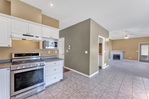 20135 121St Avenue, Maple Ridge, BC - Indoor Photo Showing Kitchen With Fireplace