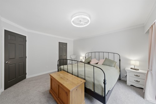 12092 Glenhurst Street, Maple Ridge, BC - Indoor Photo Showing Bedroom