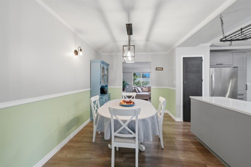 12092 Glenhurst Street, Maple Ridge, BC - Indoor Photo Showing Dining Room