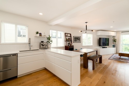 2042 Triumph Street, Vancouver, BC 