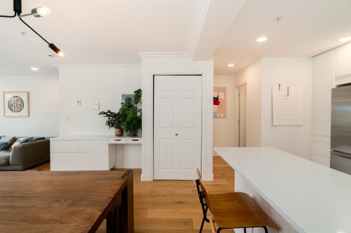 2042 Triumph Street, Vancouver, BC 