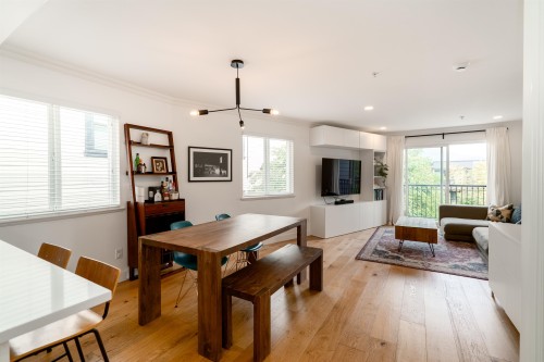 2042 Triumph Street, Vancouver, BC 