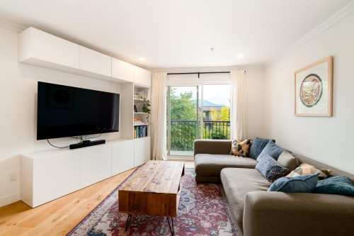 2042 Triumph Street, Vancouver, BC 
