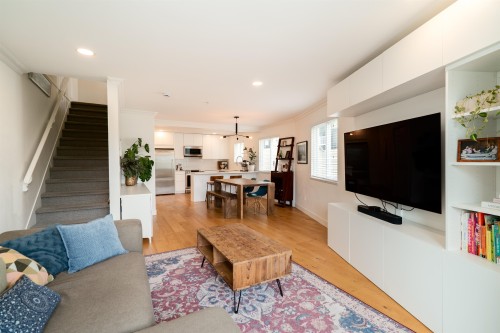 2042 Triumph Street, Vancouver, BC 