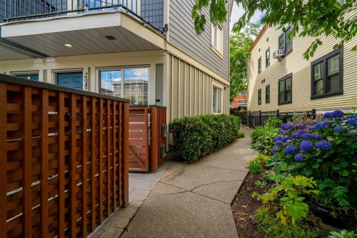 2042 Triumph Street, Vancouver, BC 