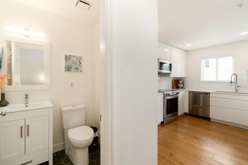 2042 Triumph Street, Vancouver, BC 
