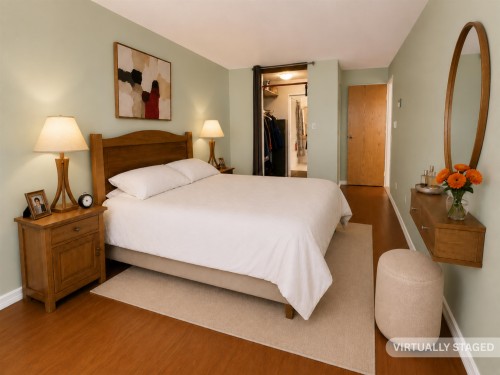 303-9890 Manchester Drive, Burnaby, BC - Indoor Photo Showing Bedroom