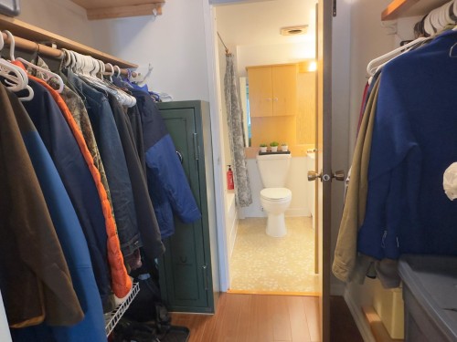 303-9890 Manchester Drive, Burnaby, BC - Indoor With Storage