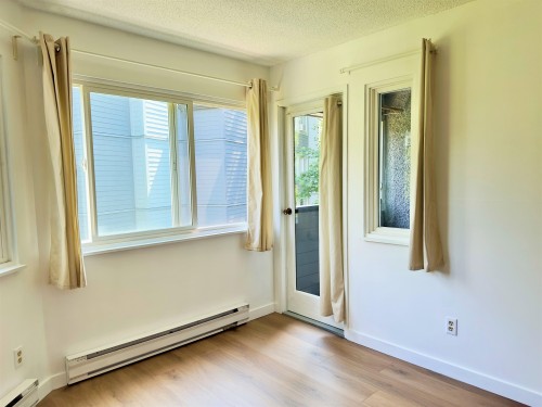 303-9890 Manchester Drive, Burnaby, BC - Indoor Photo Showing Other Room