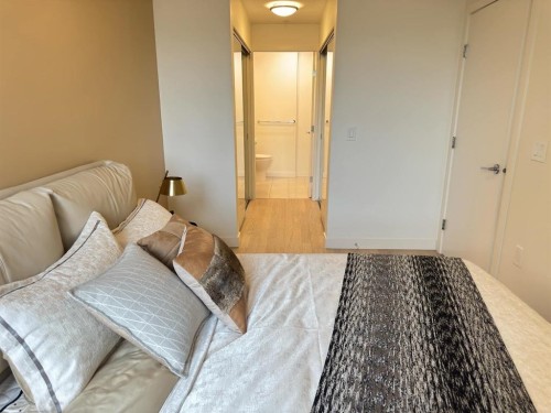 321-4033 May Drive, Richmond, BC - Indoor