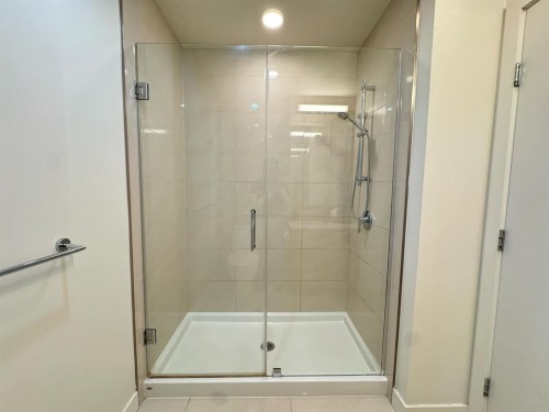 321-4033 May Drive, Richmond, BC - Indoor Photo Showing Bathroom