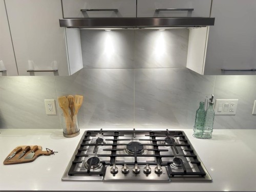 321-4033 May Drive, Richmond, BC - Indoor Photo Showing Kitchen