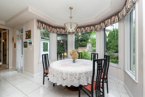 1548 Parkway Boulevard, Coquitlam, BC - Indoor Photo Showing Dining Room