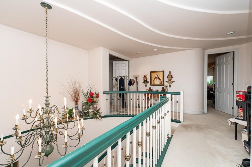 1548 Parkway Boulevard, Coquitlam, BC - Indoor Photo Showing Other Room