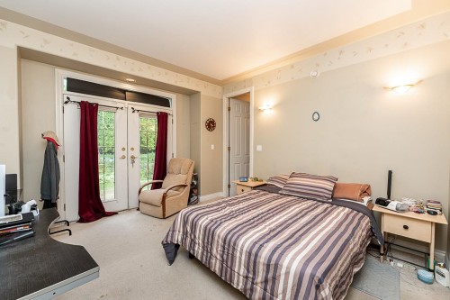 1548 Parkway Boulevard, Coquitlam, BC - Indoor Photo Showing Bedroom