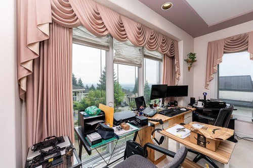 1548 Parkway Boulevard, Coquitlam, BC - Indoor Photo Showing Office