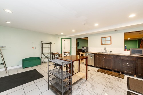 1548 Parkway Boulevard, Coquitlam, BC - Indoor