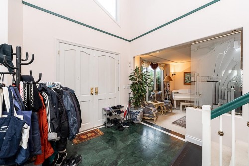 1548 Parkway Boulevard, Coquitlam, BC - Indoor Photo Showing Other Room