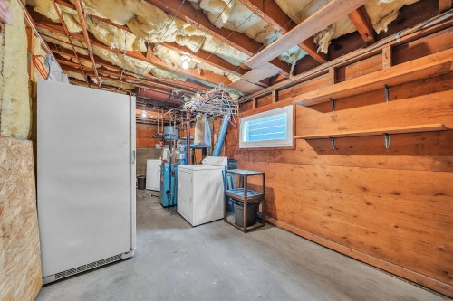 956 21St Avenue E, Vancouver, BC - Indoor Photo Showing Laundry Room