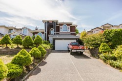 1226 Salter Street New Westminster, BC V3M 5A7