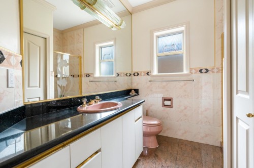 6520 Doman Street, Vancouver, BC - Indoor Photo Showing Bathroom