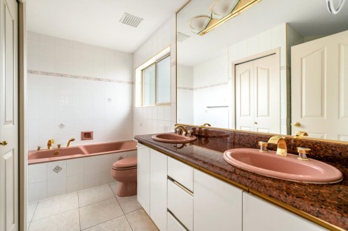 6520 Doman Street, Vancouver, BC - Indoor Photo Showing Bathroom