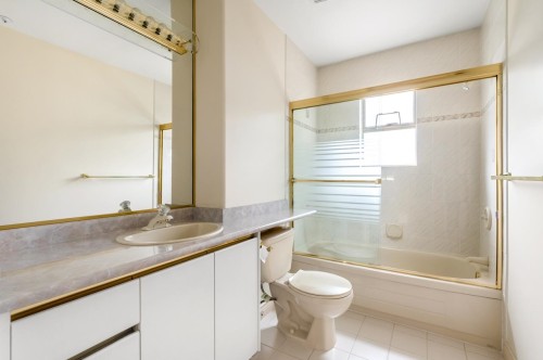 6520 Doman Street, Vancouver, BC - Indoor Photo Showing Bathroom