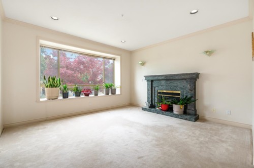 6520 Doman Street, Vancouver, BC - Indoor Photo Showing Living Room With Fireplace