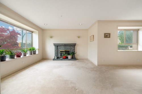 6520 Doman Street, Vancouver, BC - Indoor Photo Showing Living Room With Fireplace