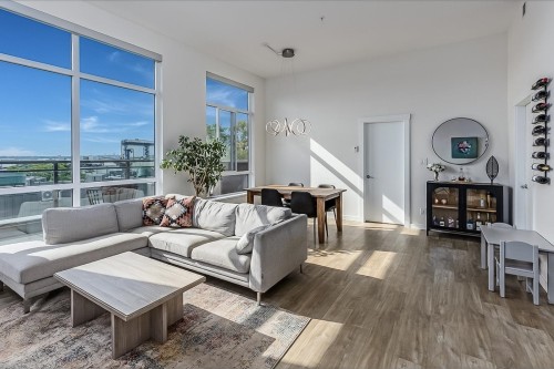 403-615 3rd Street E North Vancouver, BC V7L 0G3