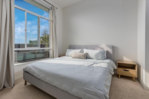 403-615 3Rd Street E, North Vancouver, BC - Indoor Photo Showing Bedroom