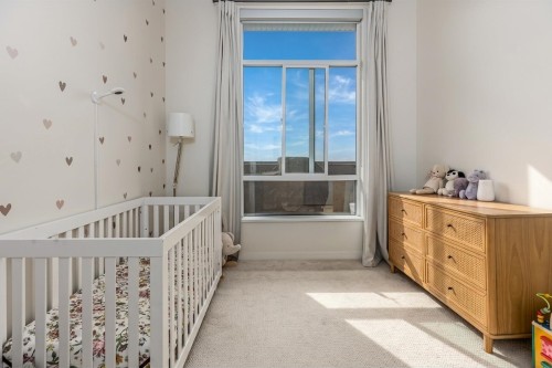 403-615 3Rd Street E, North Vancouver, BC - Indoor Photo Showing Bedroom