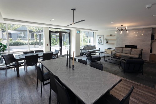 403-615 3Rd Street E, North Vancouver, BC - Indoor