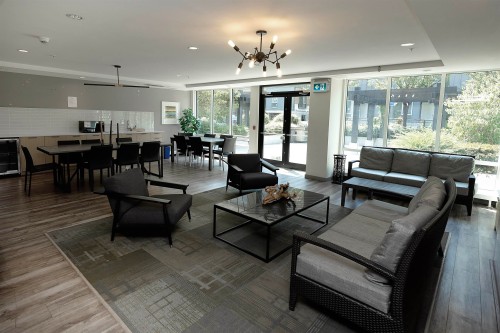 403-615 3Rd Street E, North Vancouver, BC - Indoor Photo Showing Other Room