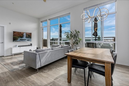 403-615 3Rd Street E, North Vancouver, BC - Indoor